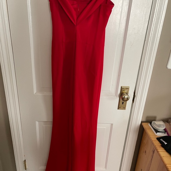 Red revolve jumpsuit - Picture 2 of 8